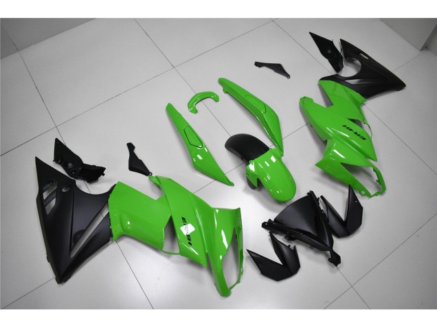 Discount 2009-2011 Green Black Kawasaki EX650 Replacement Motorcycle Fairings UK Discount 2009-2011 Green Black Kawasaki EX650 Replacement Motorcycle Fairings UK